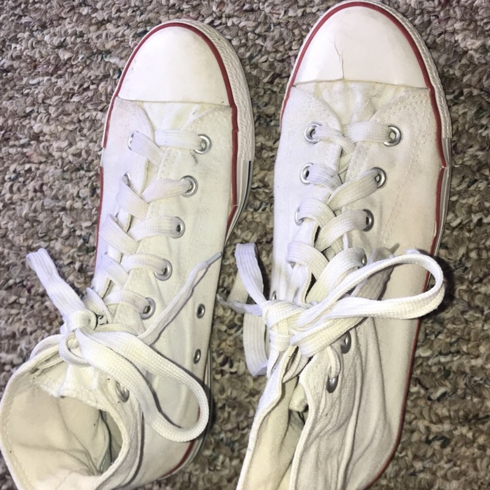 White Hightop Converse! Men’s- 7 Women’s - 8.5